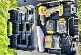 Location outil Visseuse Électrique Dewalt près de La Capelle-lès-Boulogne