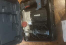 Location outil Burineur perforateur Électrique Erbauer près de Draveil