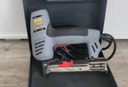 Location outil Agrafeuse Électrique près de Villaz