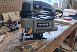 Location outil Scie sauteuse Filaire près de Marseille