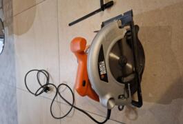 Location outil Scie circulaire Électrique Black et decker près de Nangy