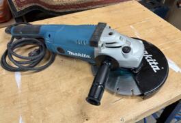 Location outil Meuleuse Électrique Makita près de Rezé