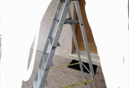 Location outil Escabeau près de Villevieille