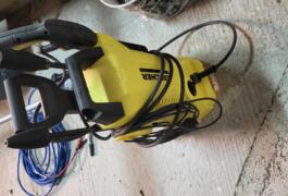 Location outil Nettoyeur haute pression Électrique Karcher près de Villevieille