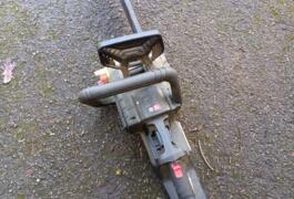 Location outil Tronçonneuse Électrique Parkside près de Guérande