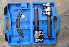 Location outil Compresse ressort près de Plessé