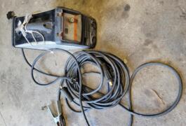 Location outil Poste à souder Électrique près de Plessé