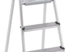 Location outil Escabeau près de Lanmeur