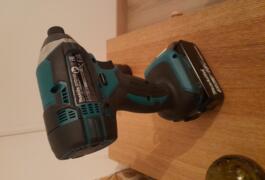 Location outil Visseuse Sans-fil Makita près de Loire-Authion