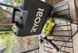 Location outil Perceuse Électrique Ryobi près de La Roche-de-Glun