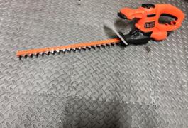 Location outil Taille haie Électrique Black et decker près de Saint-Paul-Mont-Penit