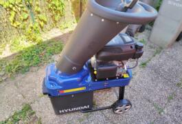 Location outil Broyeur de végetaux Thermique Hyundai près de Santeny