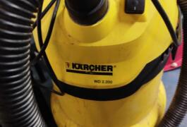 Location outil Aspirateur eau poussière Électrique Karcher près de Donges