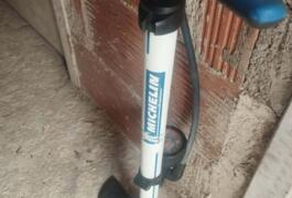 Location outil Pompe à velo Michelin près de La Garde