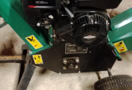Location outil Broyeur de végetaux Thermique Briggs &amp; stratton près de Neschers