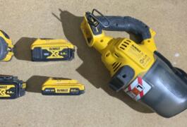 Location outil Aspirateur eau poussière Électrique Dewalt près de Boulogne-Billancourt