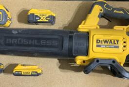 Location outil Aspirateur souffleur Électrique Dewalt près de Boulogne-Billancourt