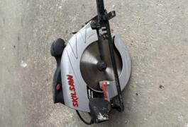 Location outil Scie circulaire Électrique Skil près de Cesson-Sévigné