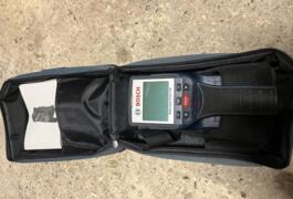 Location outil Détecteur multi matériaux Électrique Bosch pro près de Villecresnes