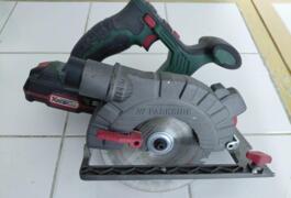 Location outil Scie circulaire Électrique Parkside près de Arbent