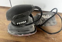 Location outil Ponceuse Électrique près de Roost-Warendin