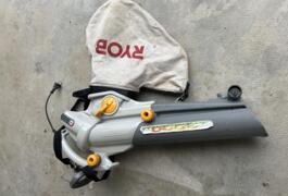 Location outil Aspirateur souffleur Électrique Ryobi près de Saint-Julien-de-Concelles