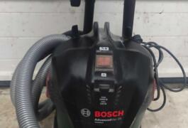 Location outil Aspirateur eau poussière Électrique Bosch près de Les Gonds