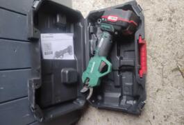 Location outil Coupe branche Électrique Parkside près de Les Gonds