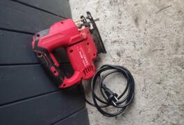 Location outil Scie sauteuse Filaire près de Les Gonds