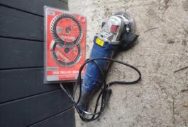 Location outil Découpeuse à disque Électrique près de Les Gonds