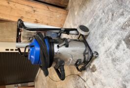Location outil Aspirateur eau poussière Électrique près de Carignan-de-Bordeaux