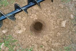 Location outil Tarière brouette Aeg près de Perpignan