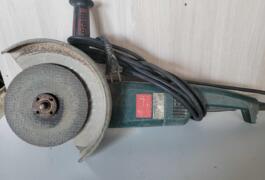 Location outil Meuleuse Électrique Metabo près de Saint-Denis-Lanneray