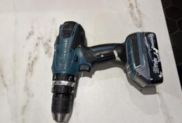 Location outil Perceuse Sans-fil Makita près de Saint-Agnin-sur-Bion