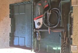 Location outil Perceuse Électrique Metabo près de Sarrians