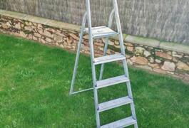 Location outil Escabeau près de Erbray