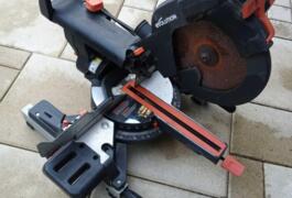 Location outil Scie circulaire Électrique près de Erbray