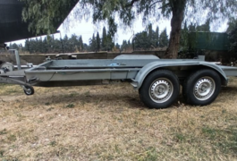Location outil Remorque porte voiture Plus de 750kg Lider près de Perpignan