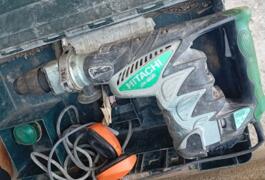 Location outil Burineur perforateur Électrique Hitachi près de Salles-d'Aude