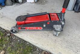 Location outil Cric Hydraulique Facom près de Pey