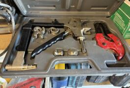 Location outil Pince à sertir près de Pey