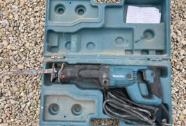 Location outil Scie sabre Électrique près de Mareuil-lès-Meaux