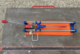 Location outil Coupe carreaux Manuel près de Mareuil-lès-Meaux