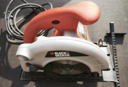 Location outil Scie circulaire Électrique Black et decker près de Eauze