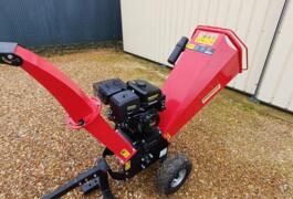 Location outil Broyeur de végetaux Thermique près de Sublaines