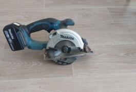 Location outil Scie circulaire Makita près de Bordeaux