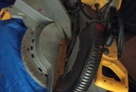 Location outil Scie plongeante Électrique Dewalt près de Germond-Rouvre