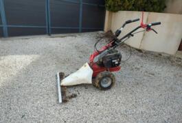 Location outil Débroussailleuse Thermique près de Jonage