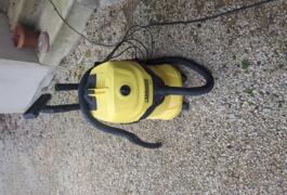 Location outil Aspirateur eau poussière Électrique Karcher près de Jonage
