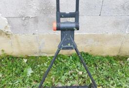 Location outil Tondeuse à gazon manuel près de La Penne-sur-Huveaune